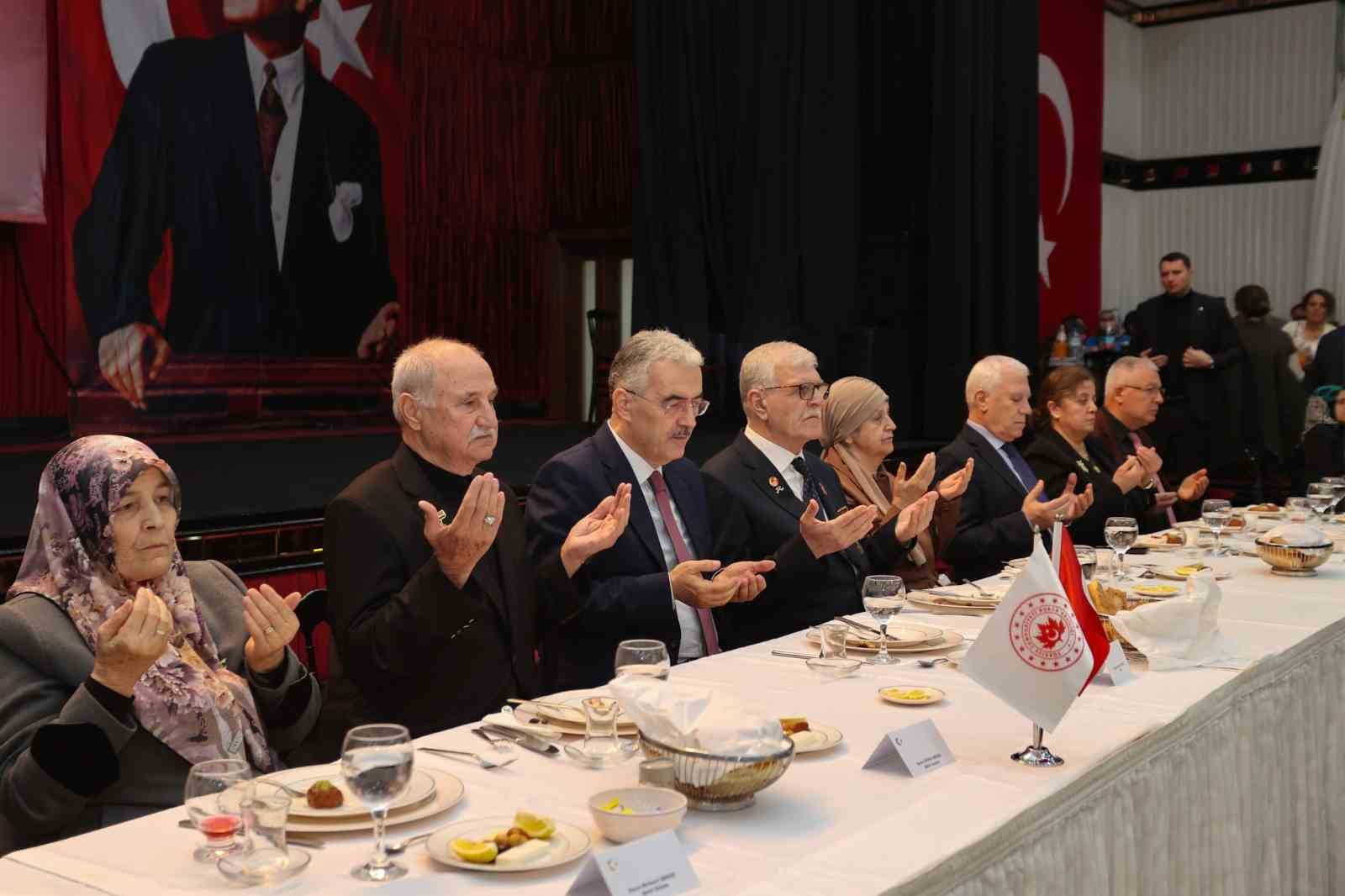 bursada sehit yakinlari ve gaziler icin anlamli ramazan bulusmasi 1 qRd3FCpF