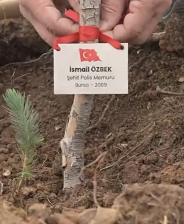 bursada-sehitler-anisina-fidan-dikildi-zy5WXQdu.jpg