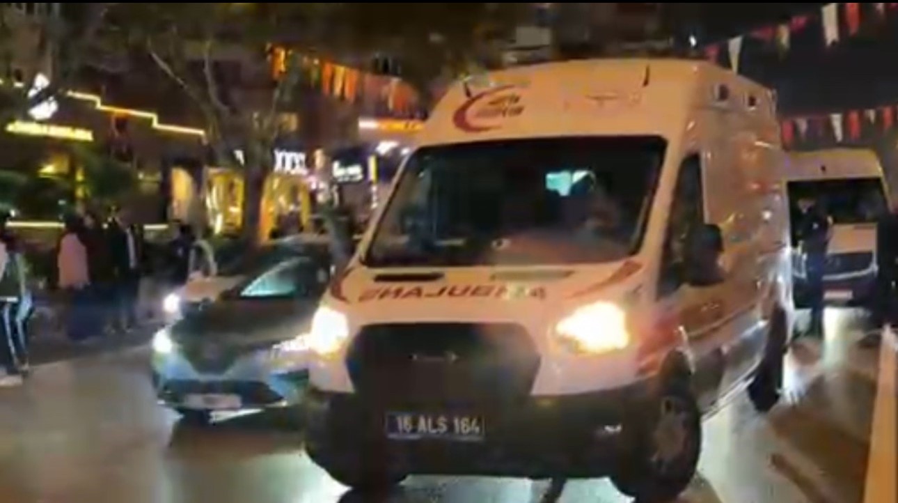 bursada servis aracinin carptigi yaya agir yaralandi 3