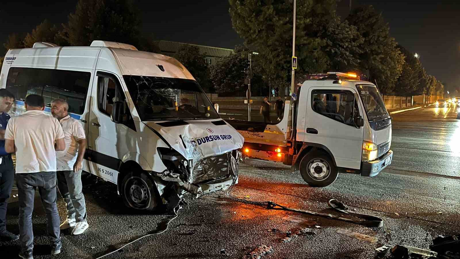 bursada servis minibusu refuje cikti 1 yarali 0