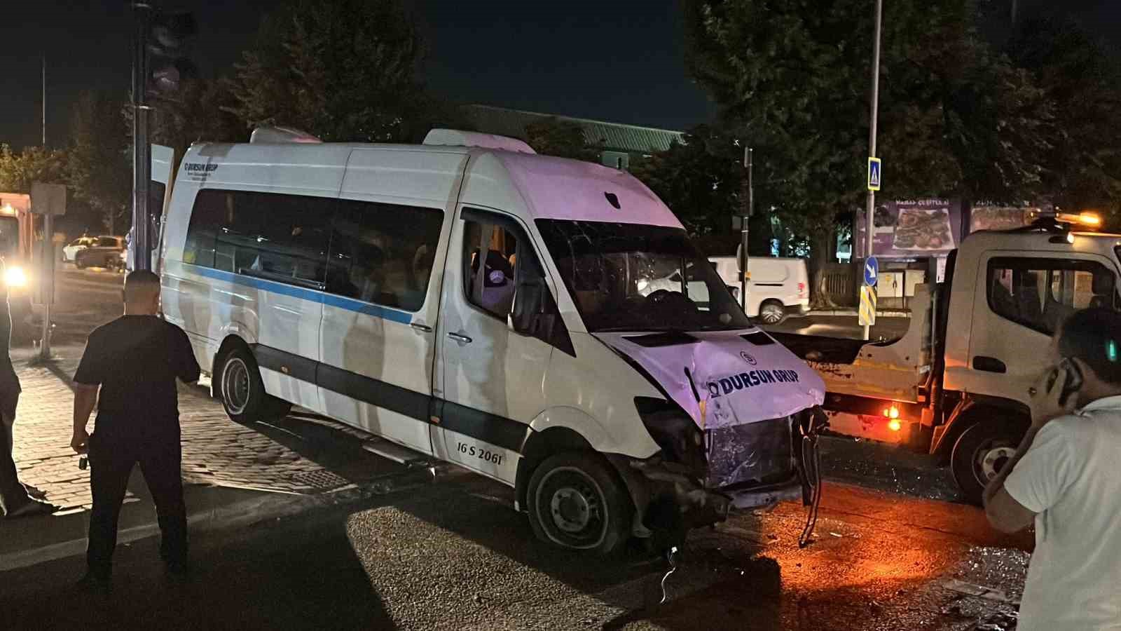 bursada servis minibusu refuje cikti 1 yarali 6 BM3W7z6c
