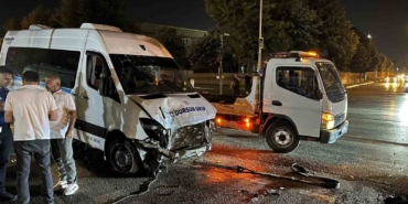 bursada-servis-minibusu-refuje-cikti-1-yarali-tERFdED6.jpg