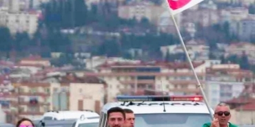 bursada-sevgililer-gununde-sampiyonluk-sloganiyla-kosu-duzenlendi-iSyvHif4.jpg