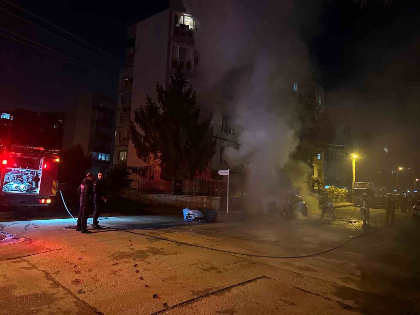 bursada seyir halindeki otomobil alev aldi 3 wcRlPH2r