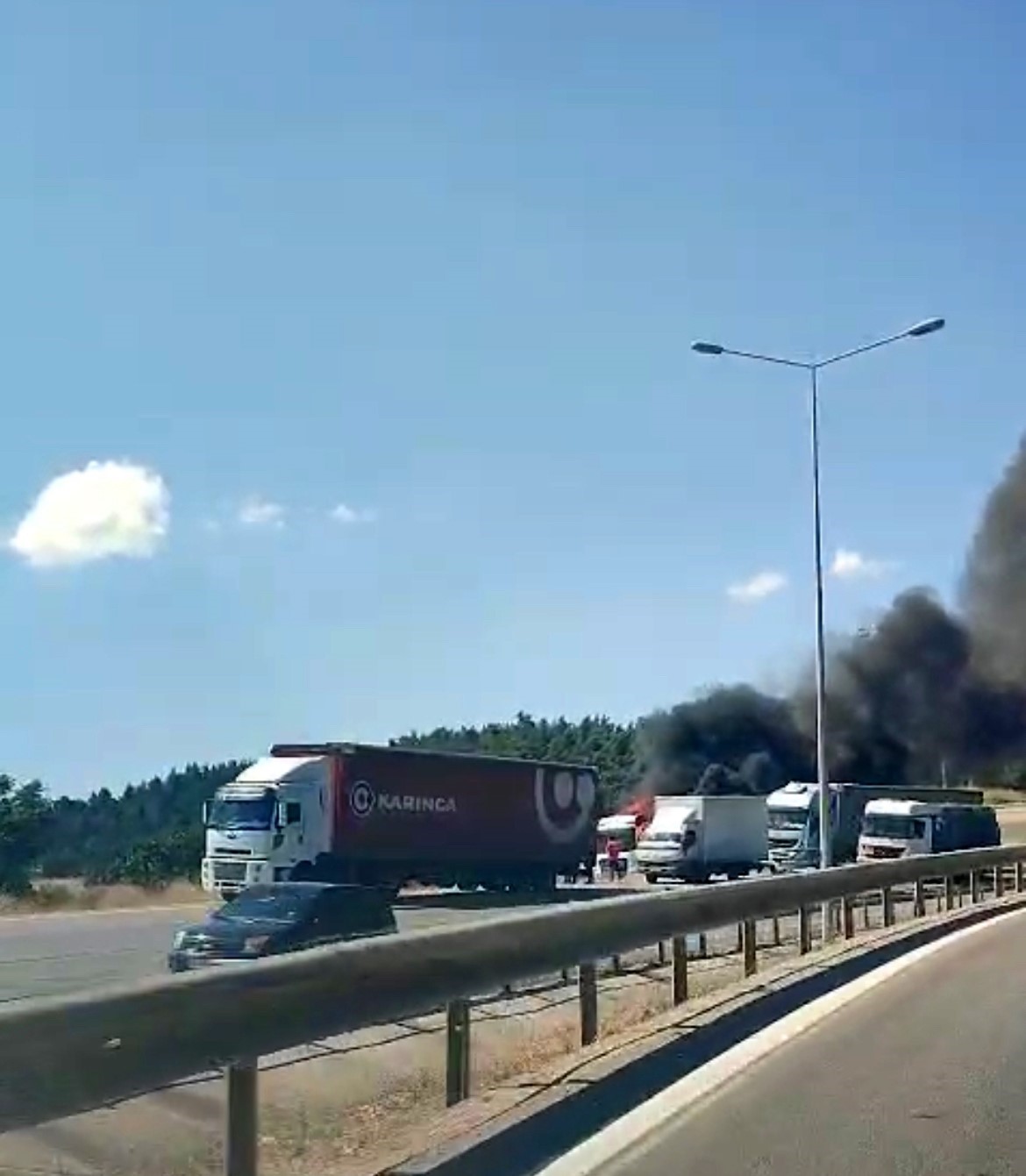 Bursa’da seyir halindeki tır alev topuna döndü 5 bursada seyir halindeki tir alev topuna dondu 1 8Iv7himV