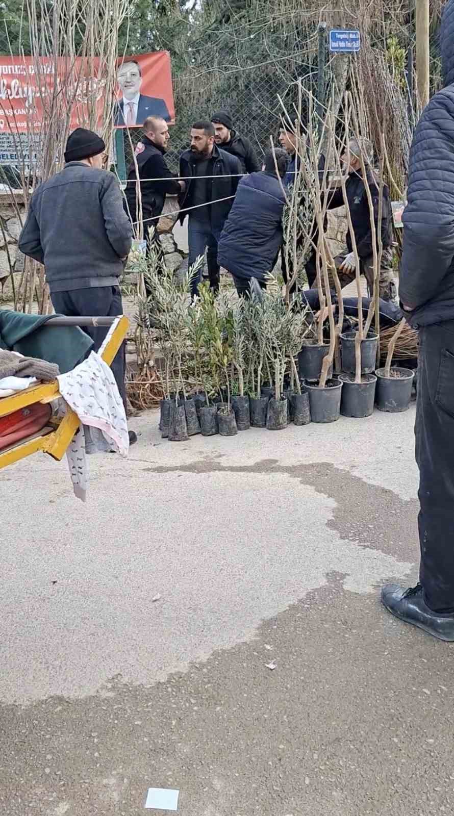 bursada seyyar saticilardan zabitaya bicakli saldiri 1 zabita yaralandi 2 bqNwWHOB