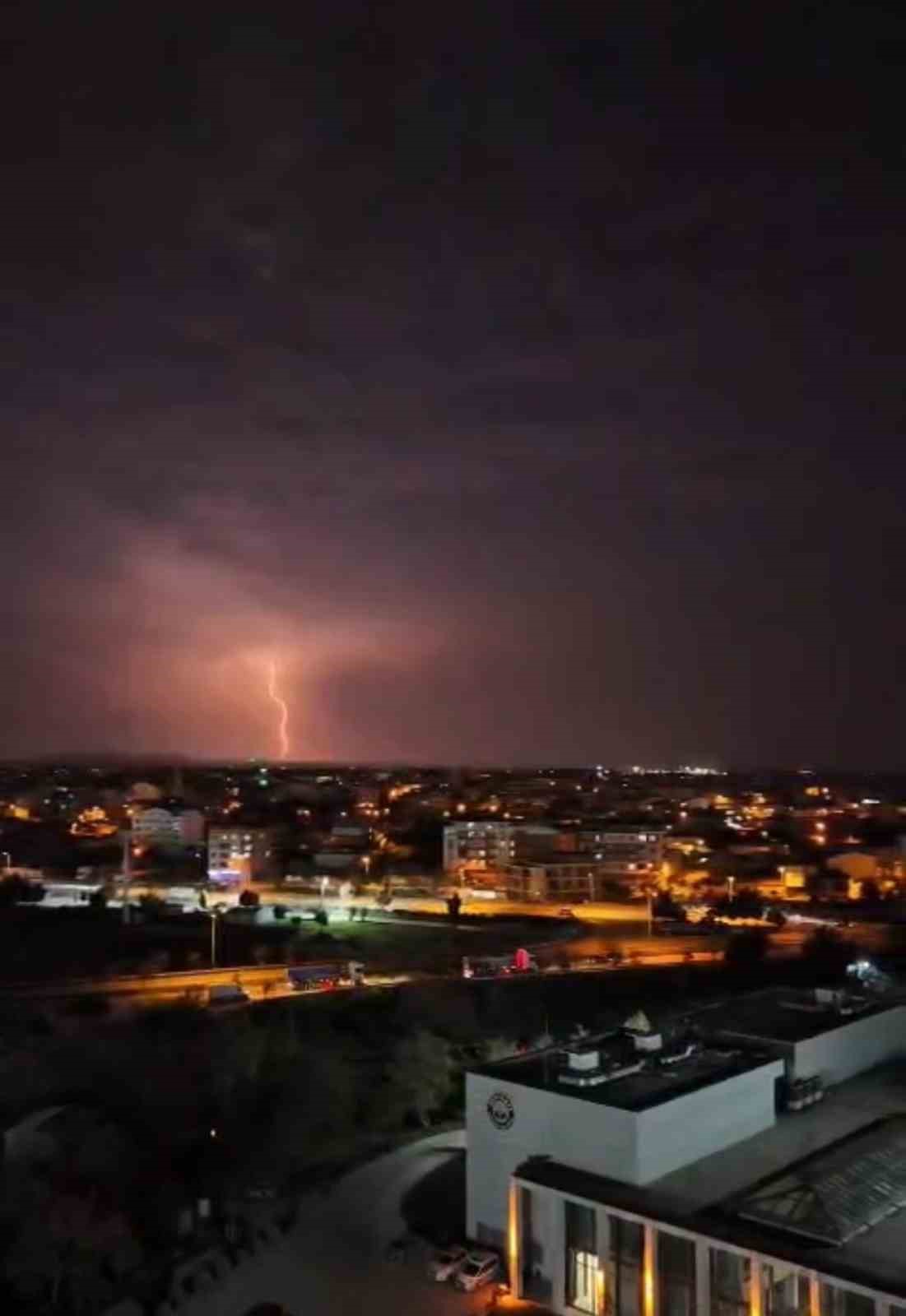bursada simsekler geceyi gunduze cevirdi 1 KmGpglqX