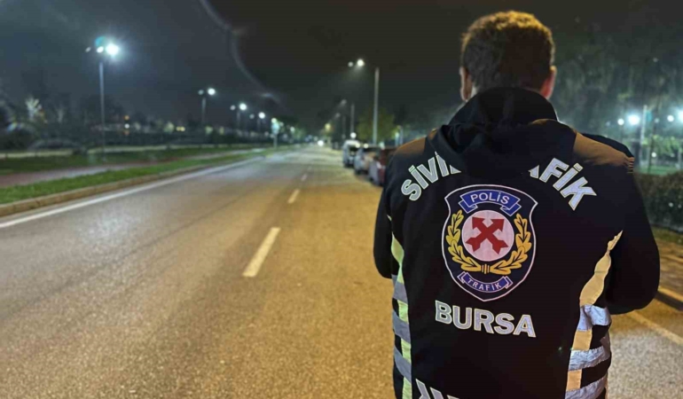 bursada-sivil-trafik-ekiplerinden-gece-denetimi-svER1Hew.jpg