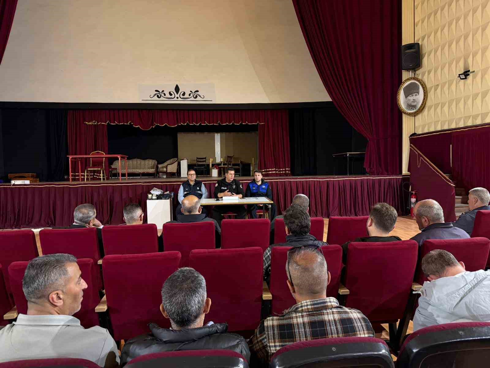bursada soforler cemiyetinden suruculere trafik egitimi 1 EIj4NwSV