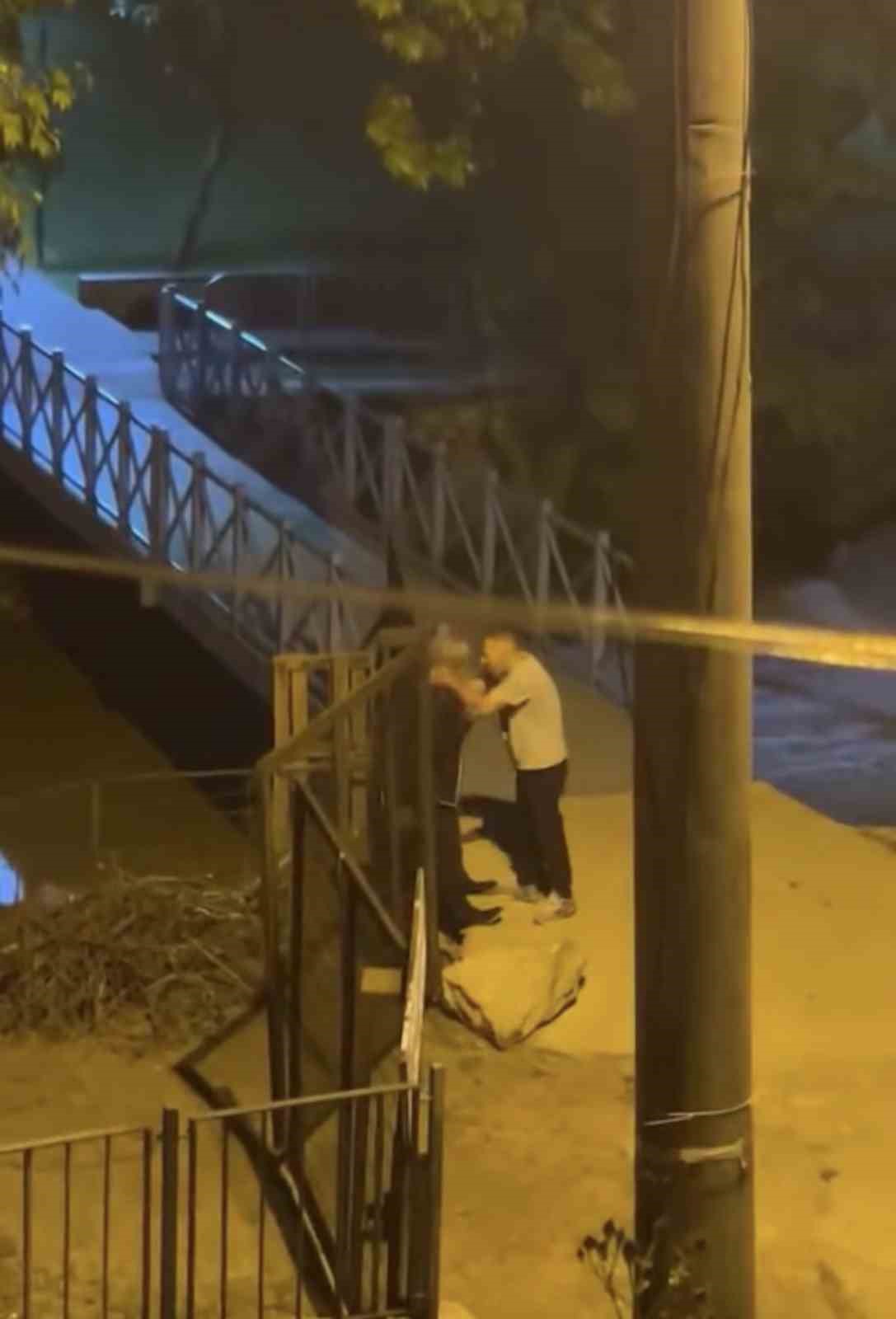 bursada sokak ortasinda kavga 0 zFyQr9AS