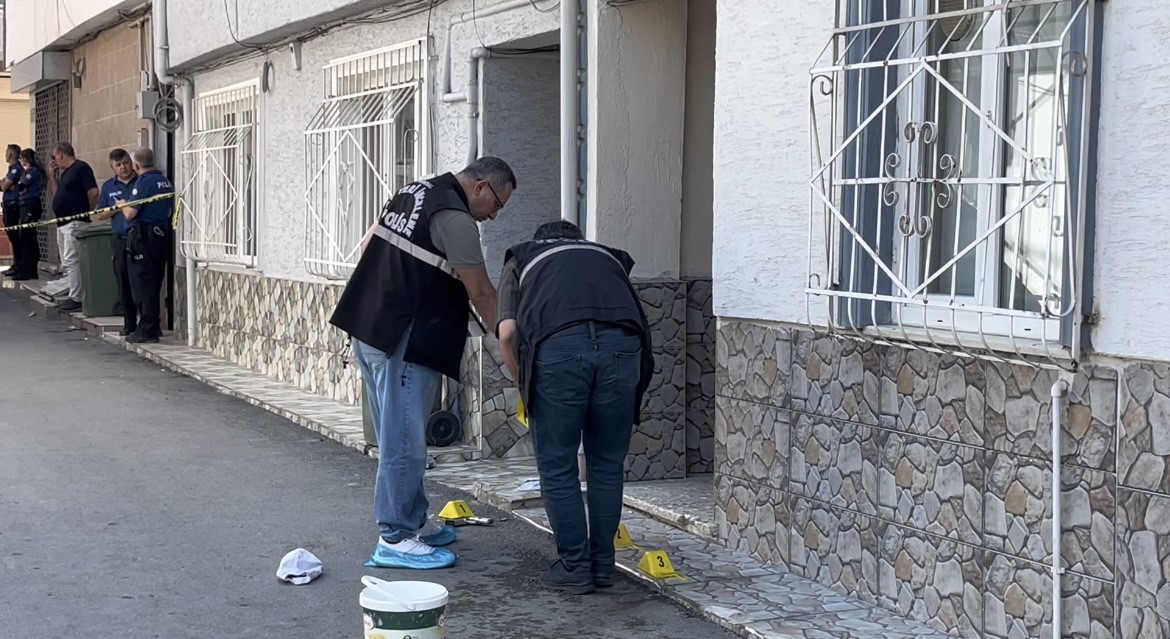 Bursa’da sokak ortasında kurşun yağmuruna tutulan şahıs ağır yaralandı 7 bursada sokak ortasinda kursun yagmuruna tutulan sahis agir yaralandi 3 rDbjmAXT