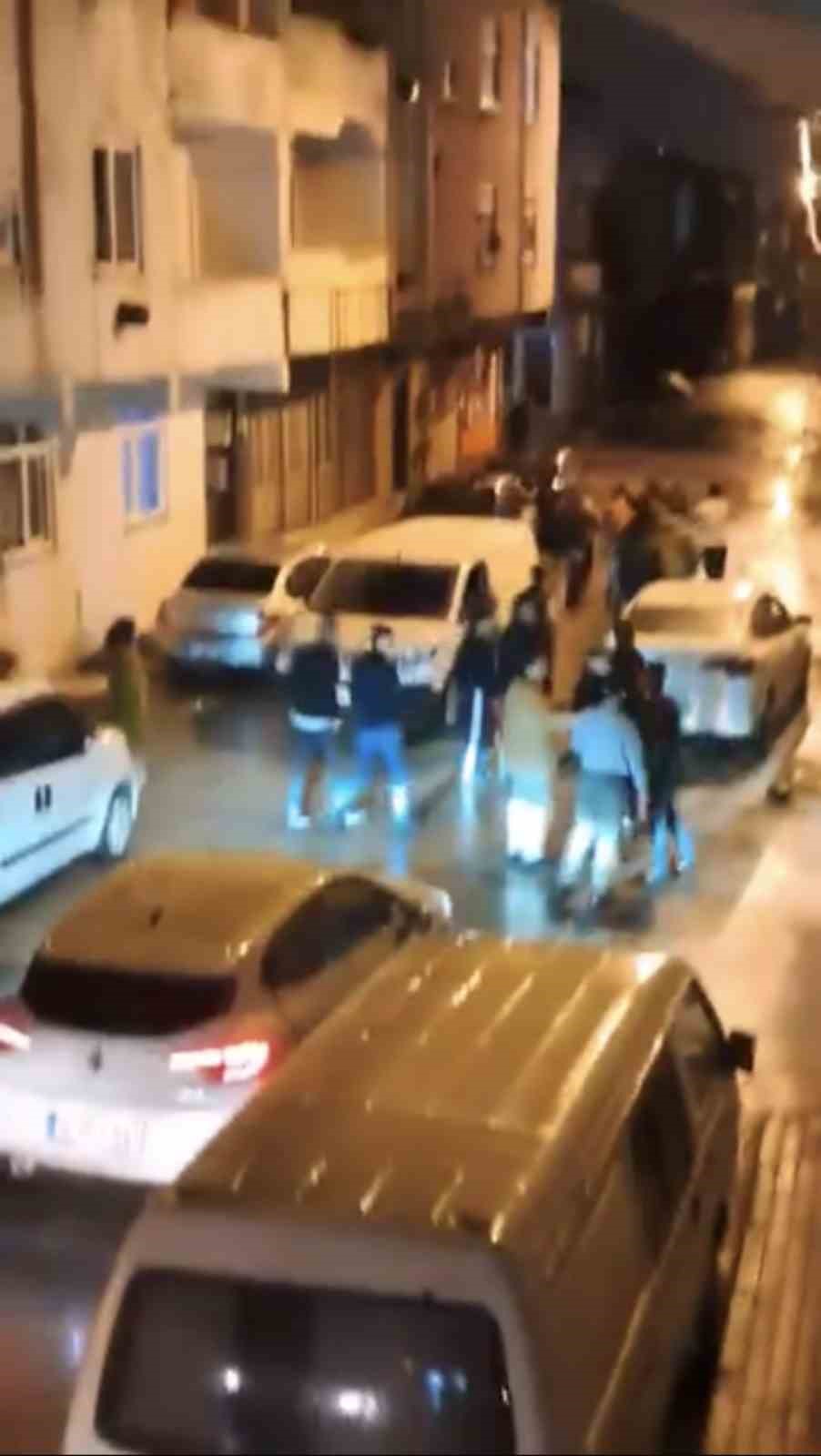 bursada sokak ortasinda meydan muharebesi gibi kavga 0 L7mh2AXs