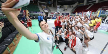 bursada-spor-senliklerinde-kardeslik-ruzgari-gQWNMgj9.jpg