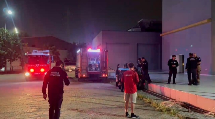 Bursa’da sporcu kamp merkezinde çıkan yangın söndürüldü 6 bursada sporcu kamp merkezinde cikan yangin sonduruldu 2 miGI4EEw