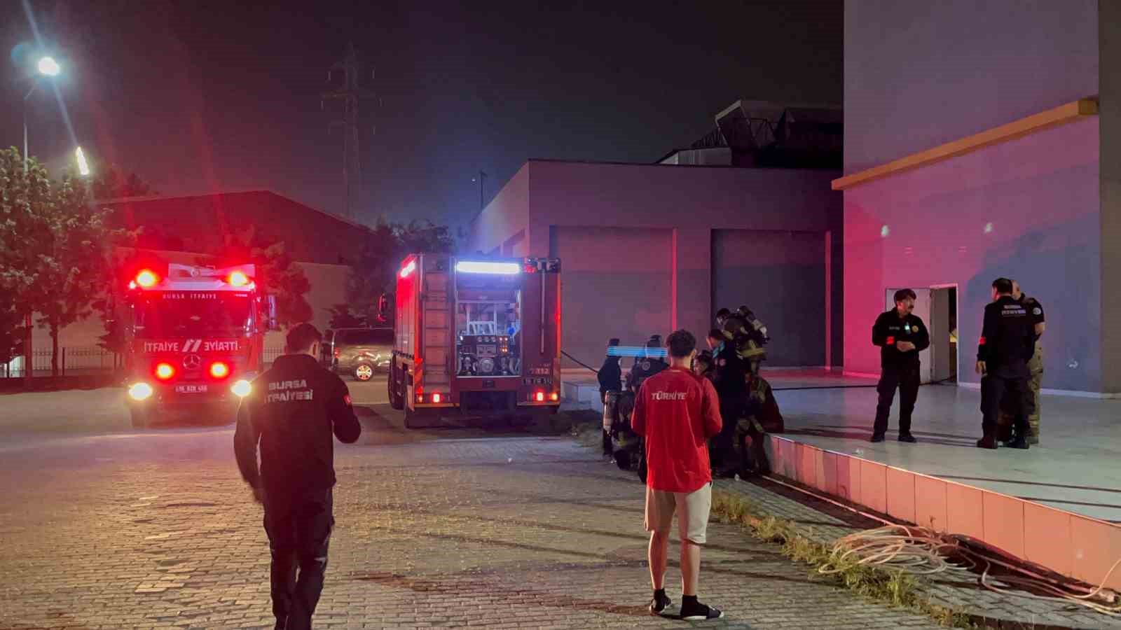 Bursa’da sporcu kamp merkezinde çıkan yangın söndürüldü 9 bursada sporcu kamp merkezinde cikan yangin sonduruldu 5 F3eYLChJ