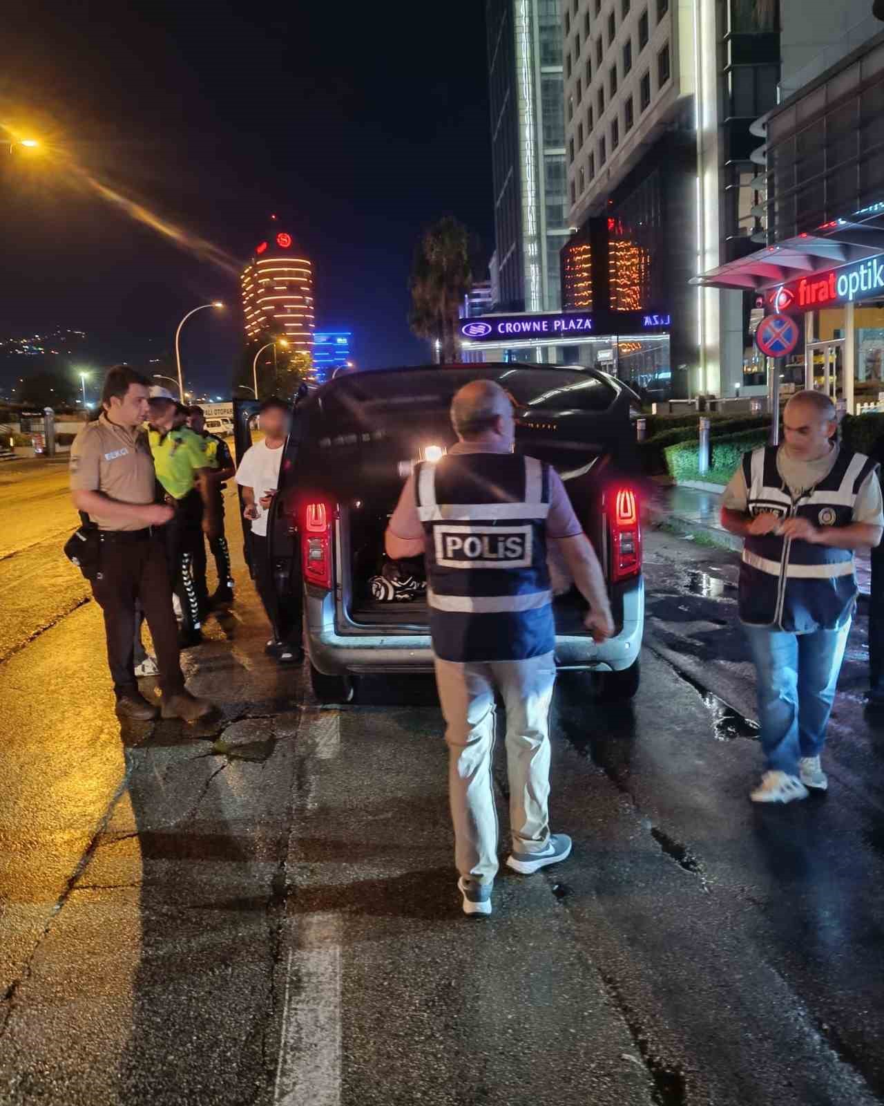 Bursa’da suçlulara geçit yok, 2 günde 30 firari yakalandı 7 bursada suclulara gecit yok 2 gunde 30 firari yakalandi 3 HLgRgns6