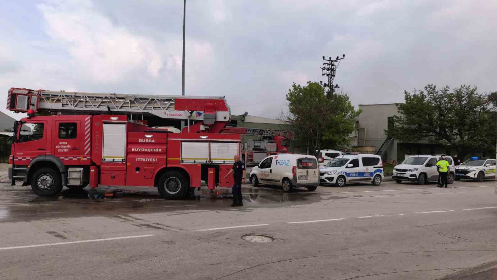 bursada sunta fabrikasinda korkutan yangin 0 h7Lm51i1