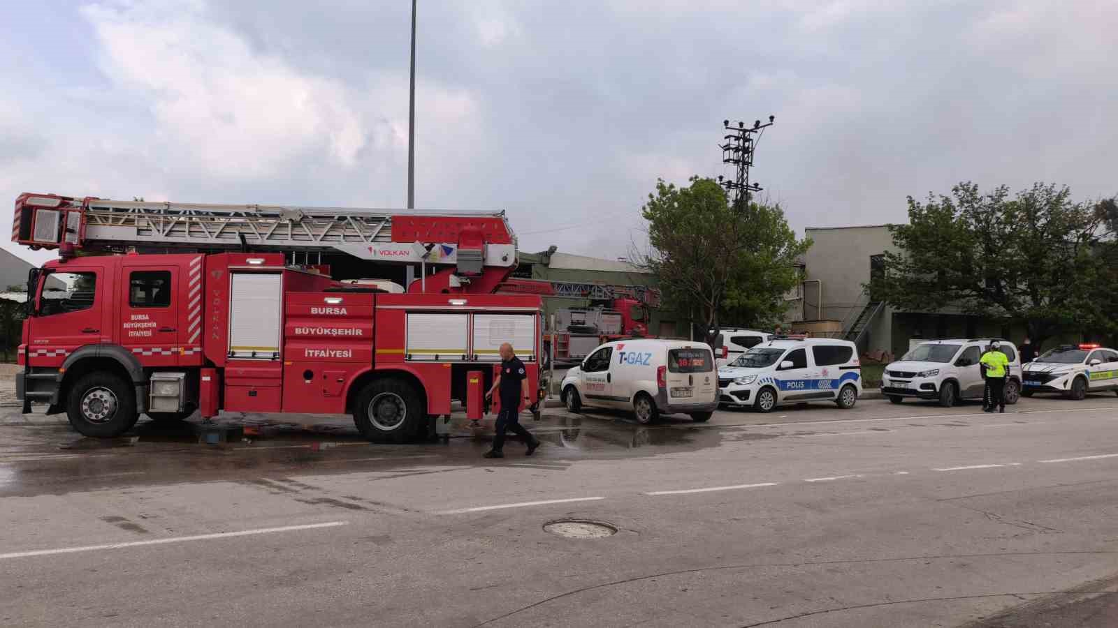 bursada sunta fabrikasinda korkutan yangin 2 q4UKnZ82