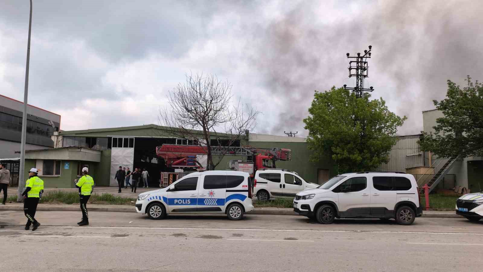 bursada sunta fabrikasinda korkutan yangin 3 4GvA7EtZ