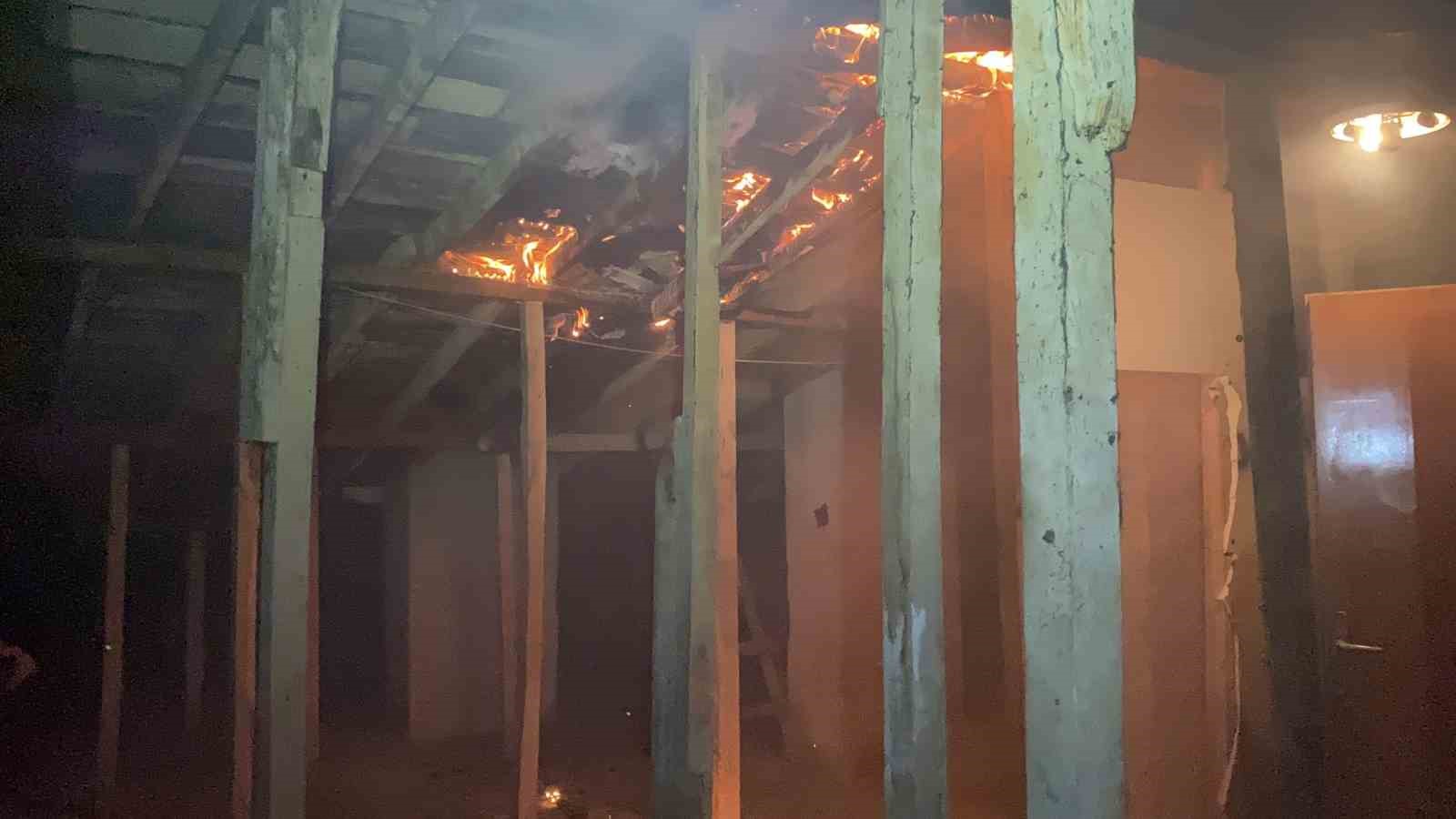 bursada supheli yangin kabusu buyuyor ayni apartmanda 6 yangin 0 fY1mRKaT