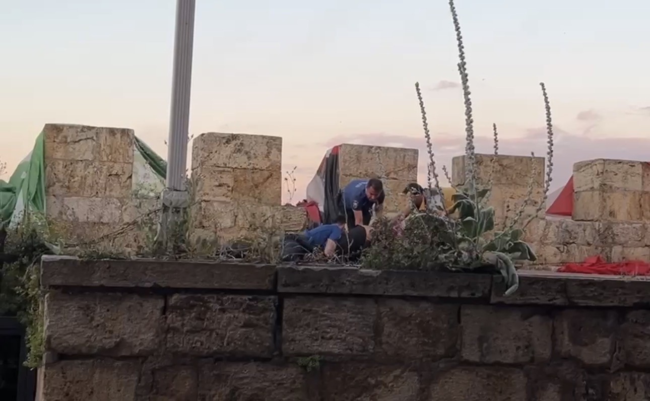 Bursa’da surlarda intihara kalkışan genç son anda kurtarıldı 12 bursada surlarda intihara kalkisan genc son anda kurtarildi 8 ts5i9L4n