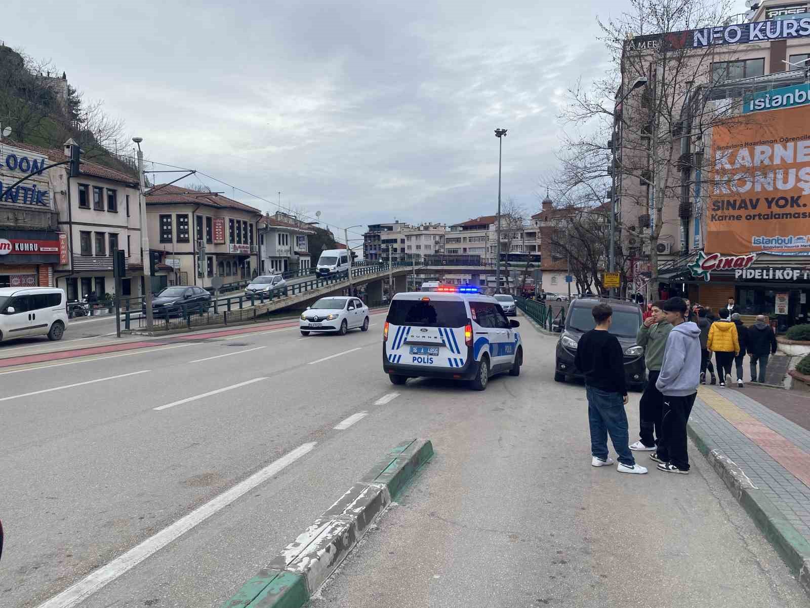 bursada taciz iddiasi ortaligi karistirdi supheli linc edilmekten son anda kurtarildi 5 2XJvSuLF