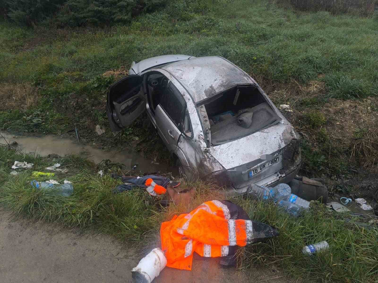 bursada taklalar atan otomobil tarlaya uctu 3 yarali 0 7ZWfs8vZ