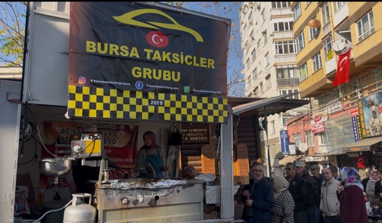 bursada-taksicilerden-sehitler-icin-anlamli-hayir-UiPsnb7J.jpg