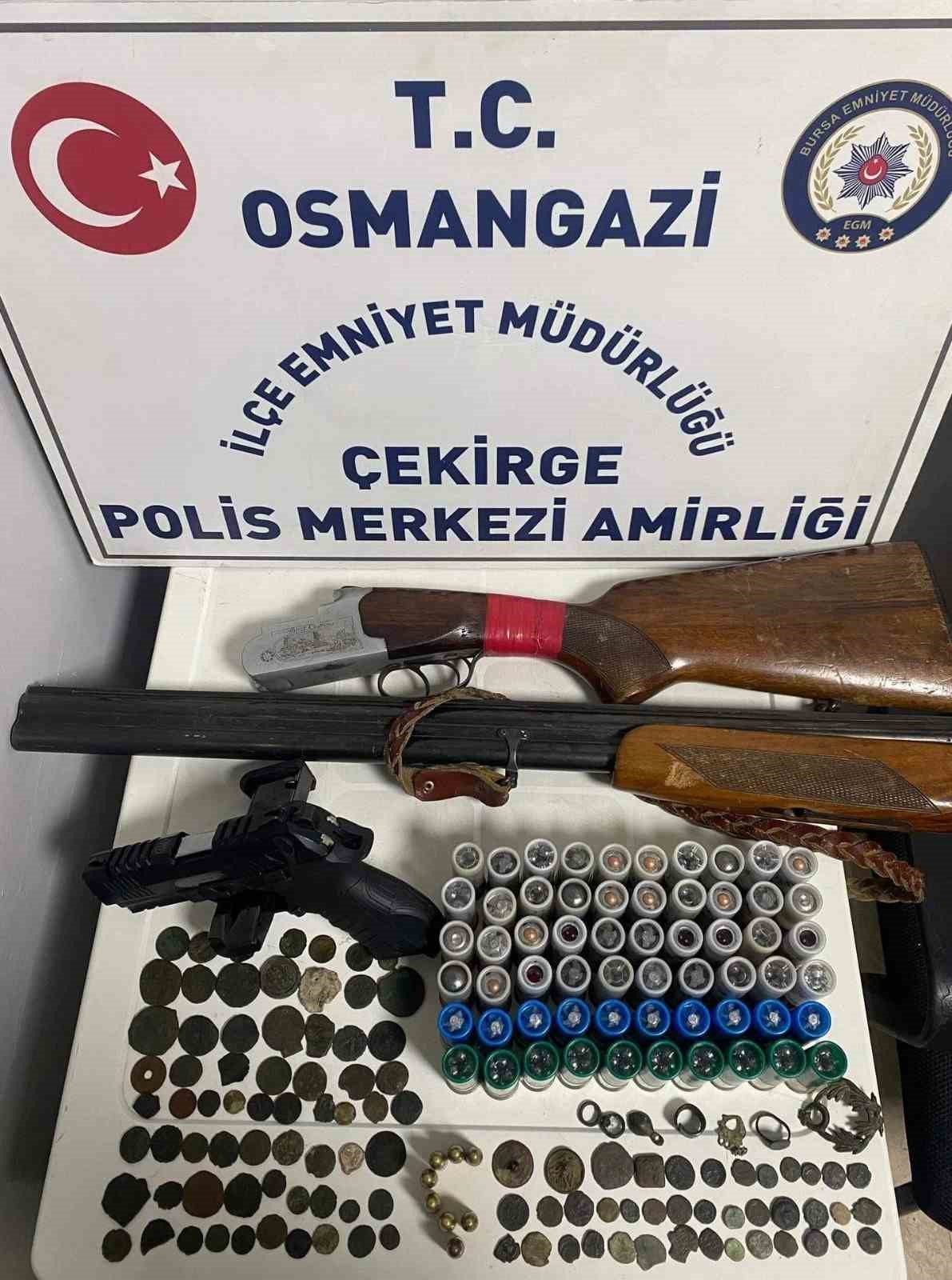 bursada tarihi eser ve ruhsatsiz silah operasyonu 1 MqYpGVk8