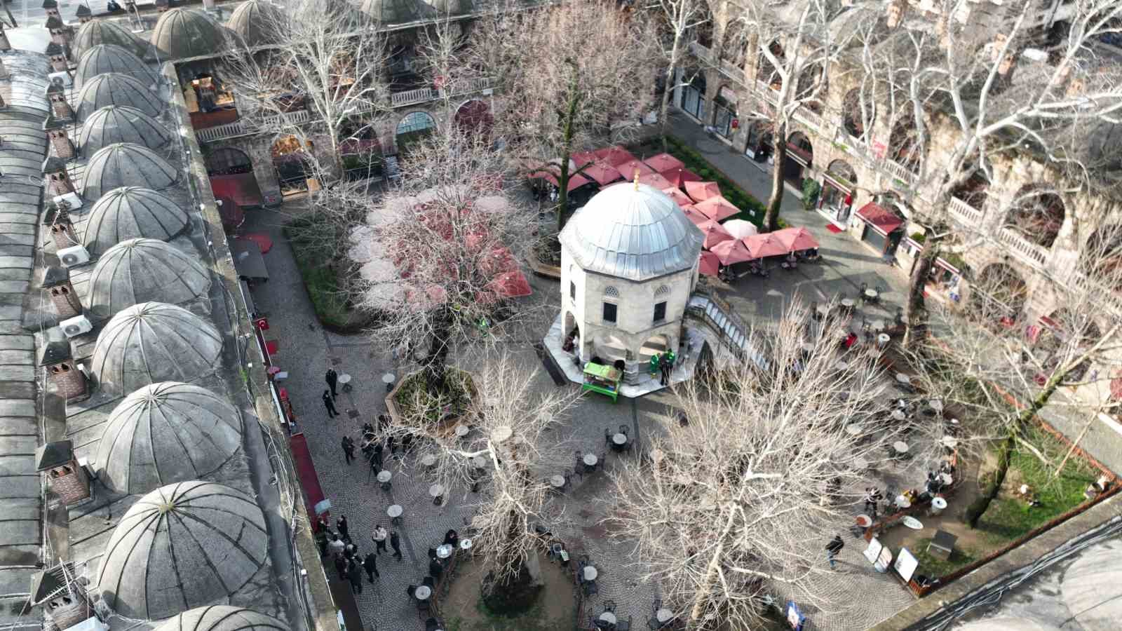 bursada tarihi hanlarda yeni donem avlular bosaltiliyor 3 hYVsbl9O