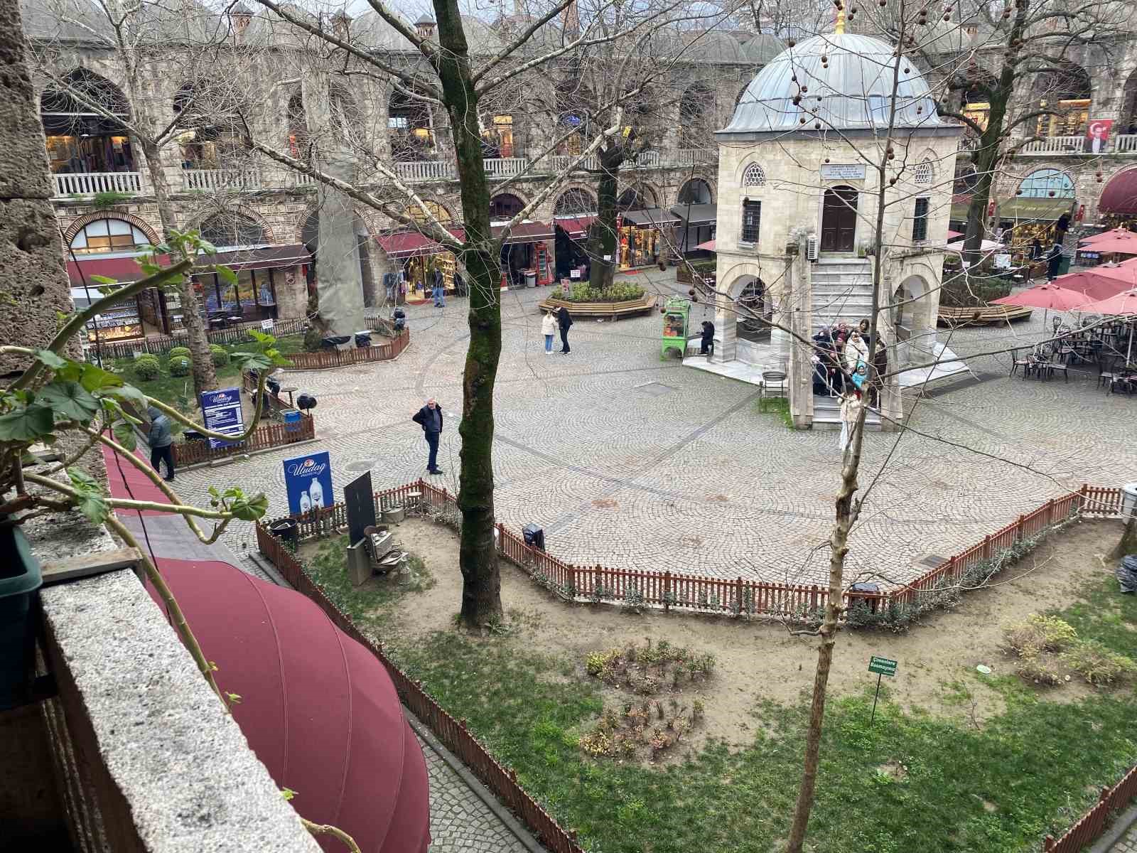 bursada tarihi hanlarda yeni donem avlular bosaltiliyor 7 zA4K9z63