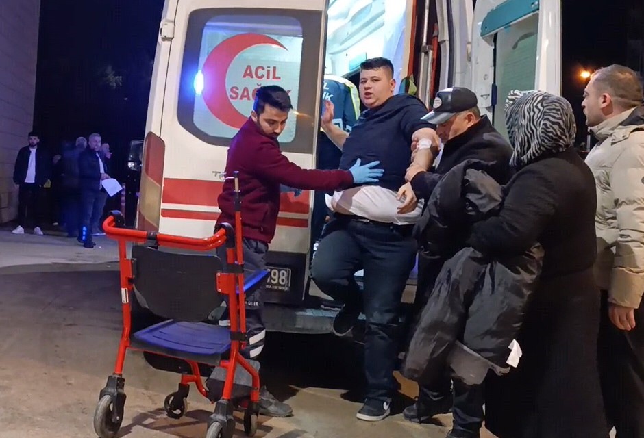 Bursa’da tartışma bir anda kavgaya dönüştü: 2 yaralı 8 bursada tartisma bir anda kavgaya donustu 2 yarali 4 meYmUmka