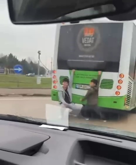 bursada tehlikeli yolculuk 1 VNM9WwzM