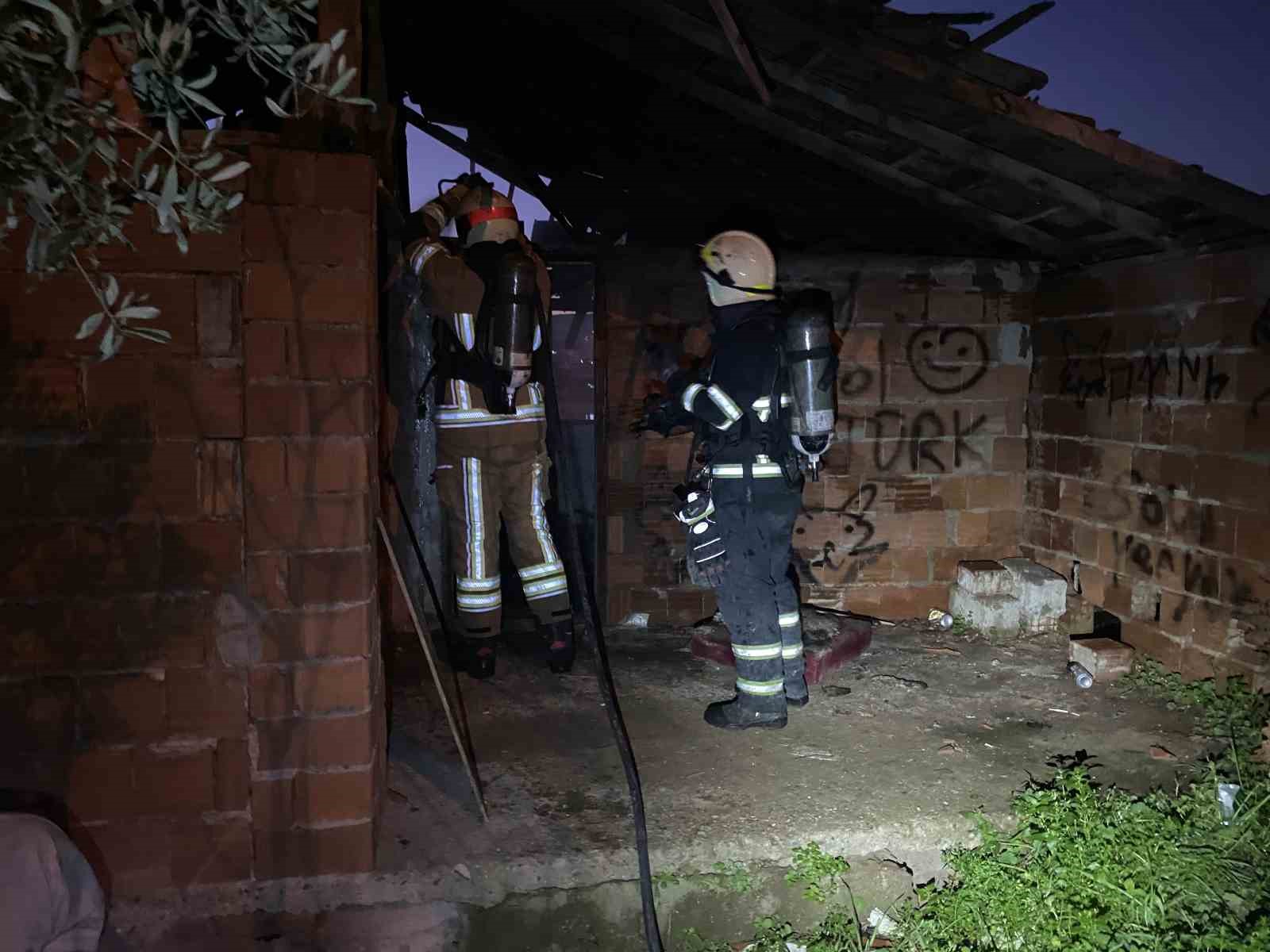 bursada terk edilen evde cikan yangin panige neden oldu 5 WZDFGGRN