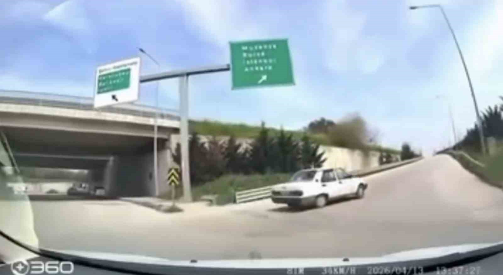 Bursa’da ters yönden giren sürücü kamerada 4 bursada ters yonden giren surucu kamerada 0