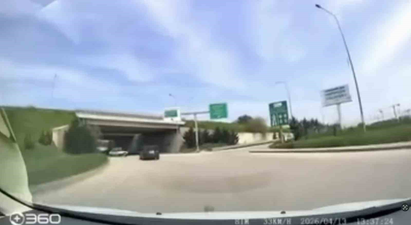 Bursa’da ters yönden giren sürücü kamerada 6 bursada ters yonden giren surucu kamerada 2 LWmJeOhX