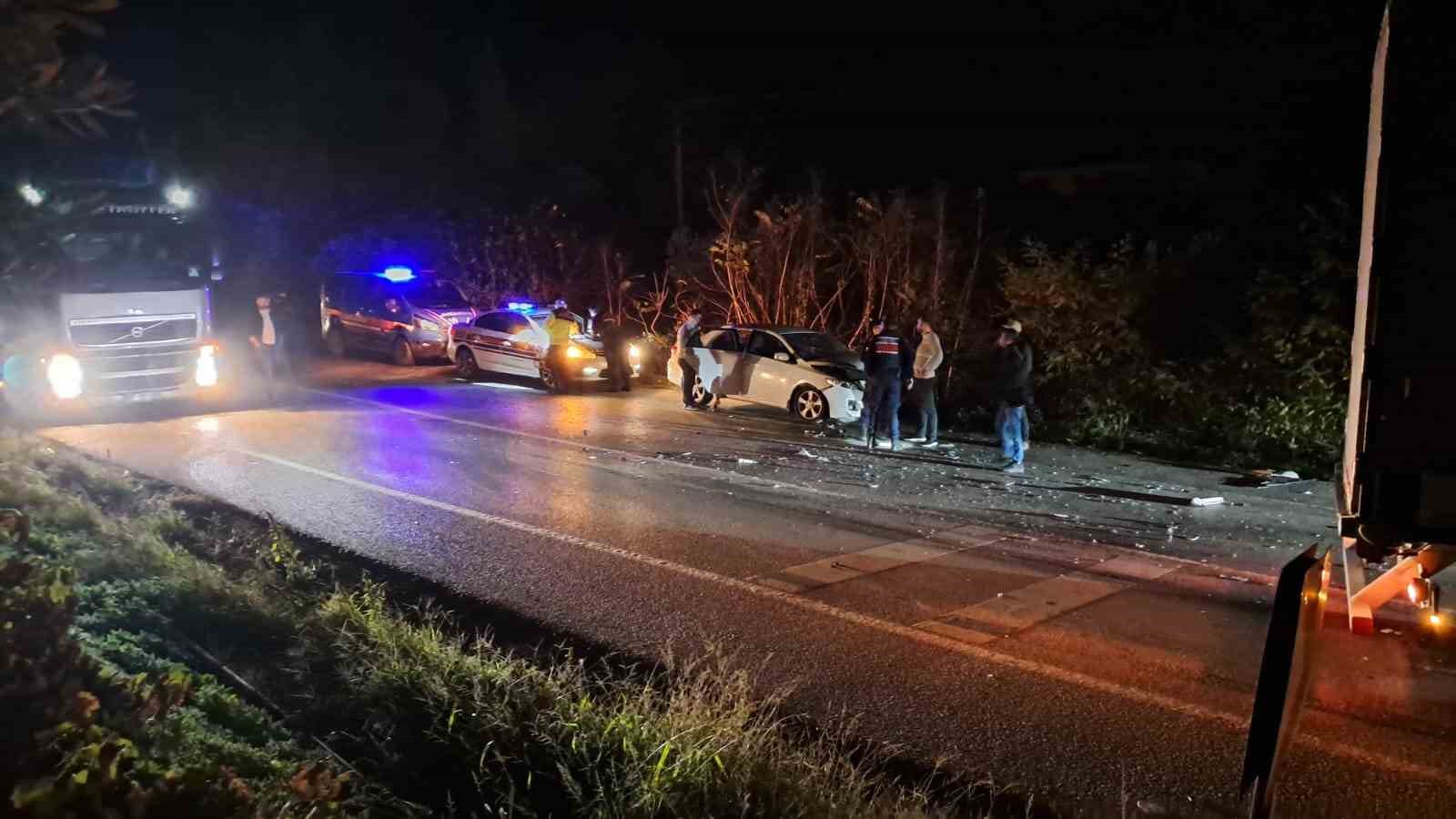 bursada tir ile otomobil carpisti 1 yarali 1 TTDaieOT