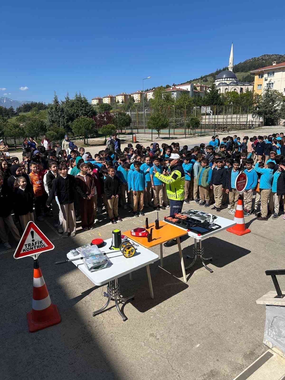 bursada trafik haftasi etkinlikleri basladi 3 AeP2Ikmn