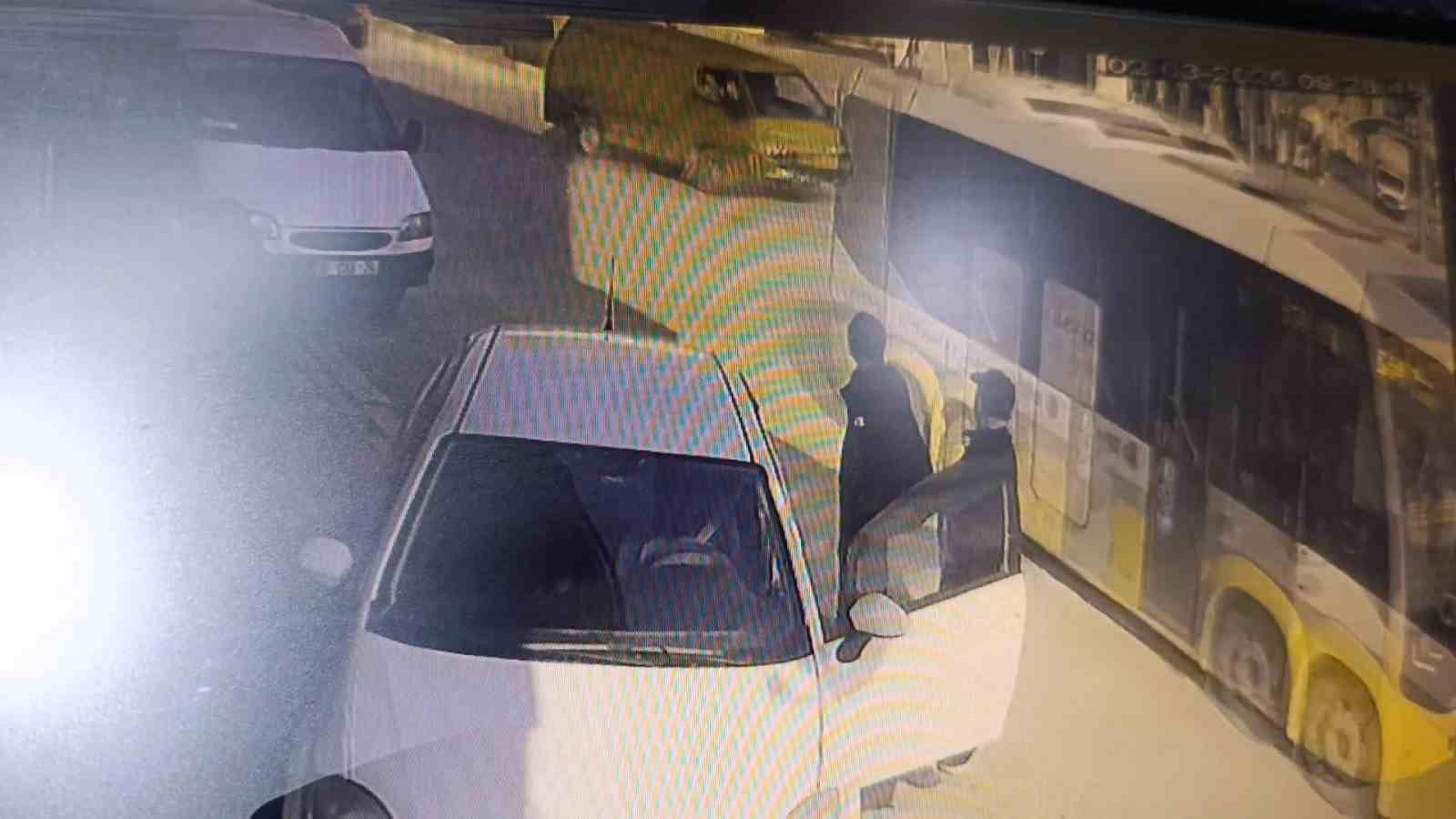 bursada trafik kazasi 3 yarali 1 KVeuL3ir