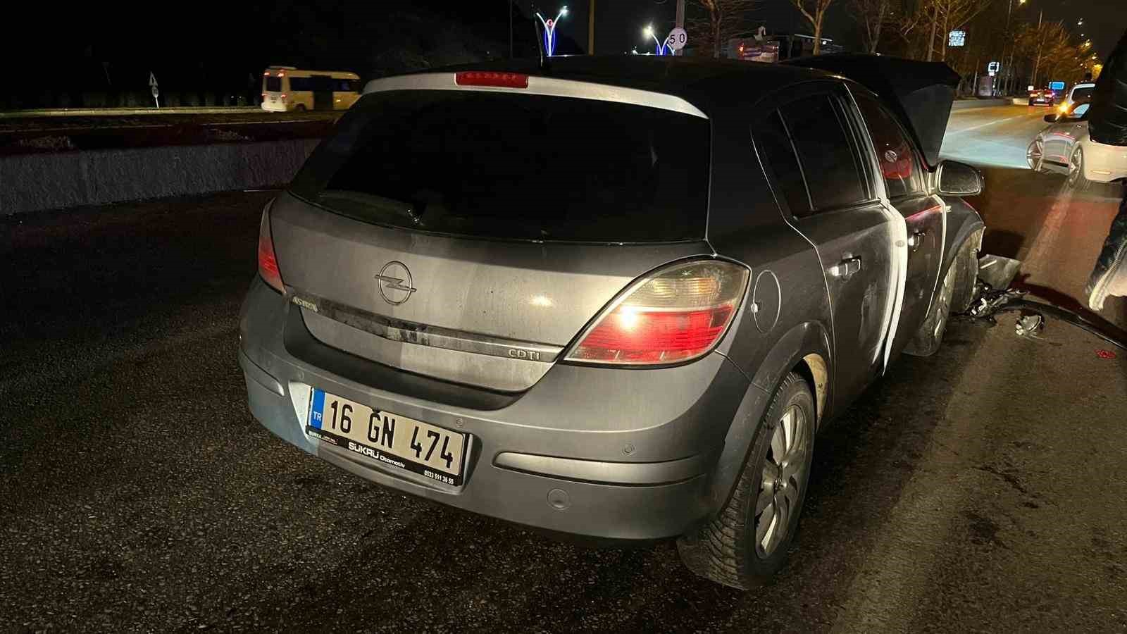 bursada trafik kazasinda can pazari 4 yarali 5 dRsYtngj