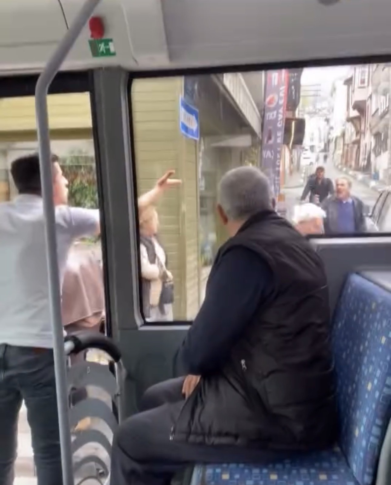 bursada trafikte baltali dehset 1 8r2nbiLk
