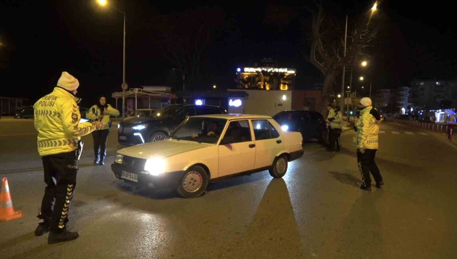bursada trafikte gece denetimi 3 PIRlIJKq