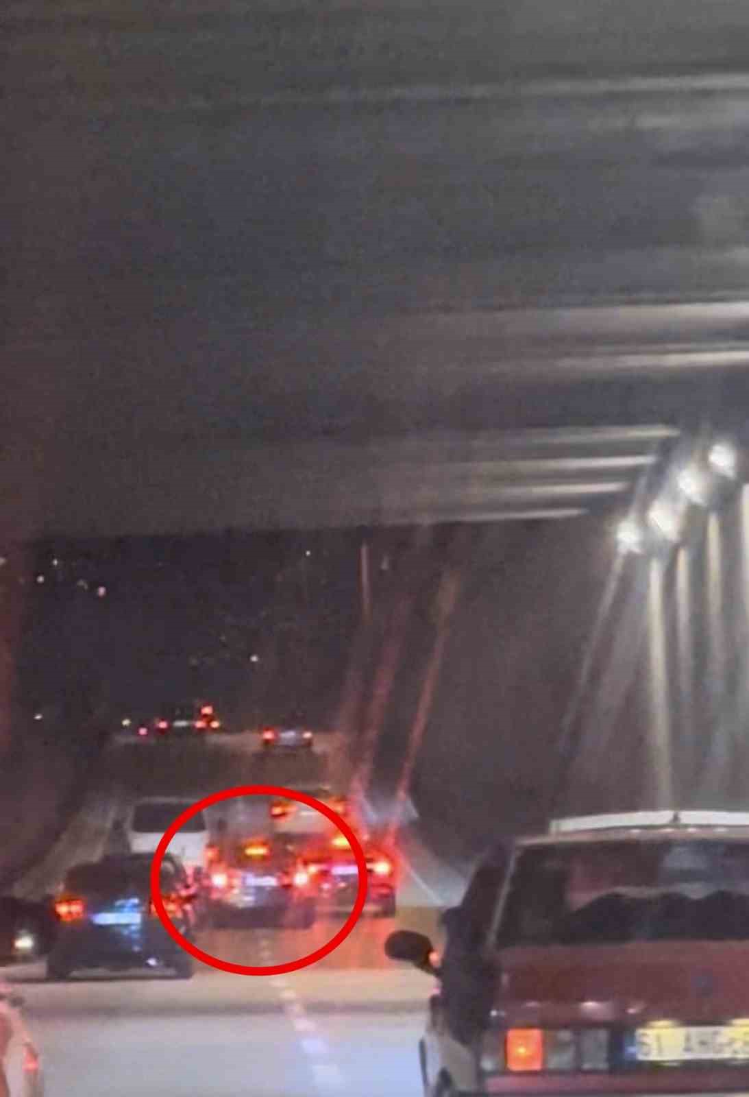 bursada trafikte makas atan ve tehlikeli serit degistiren araclar kamerada 0 lY1SG4rP
