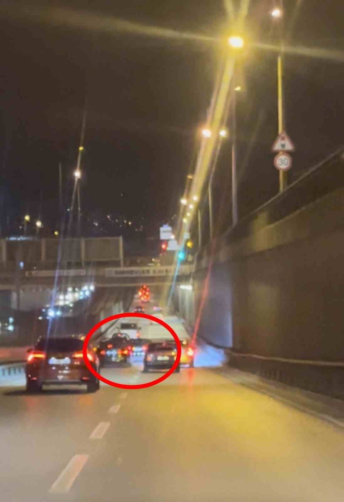 bursada trafikte makas atan ve tehlikeli serit degistiren araclar kamerada 1 N1Bw5Kr9
