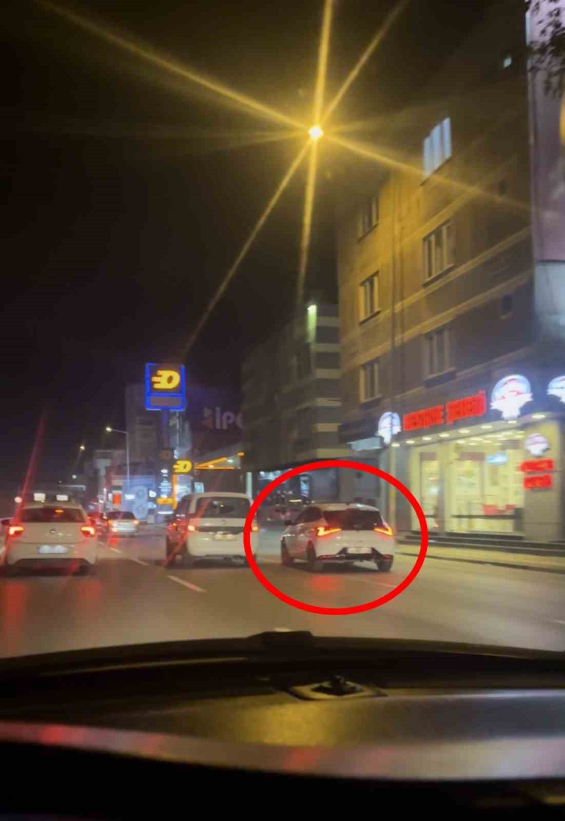 bursada trafikte makas atan ve tehlikeli serit degistiren araclar kamerada 2 NGuE6vcP