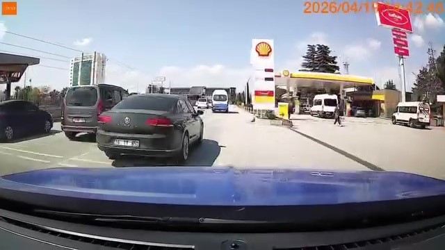 bursada trafikte tehlikeli anlar makas atan surucu kazaya davetiye cikardi 2 UFsCOVMP
