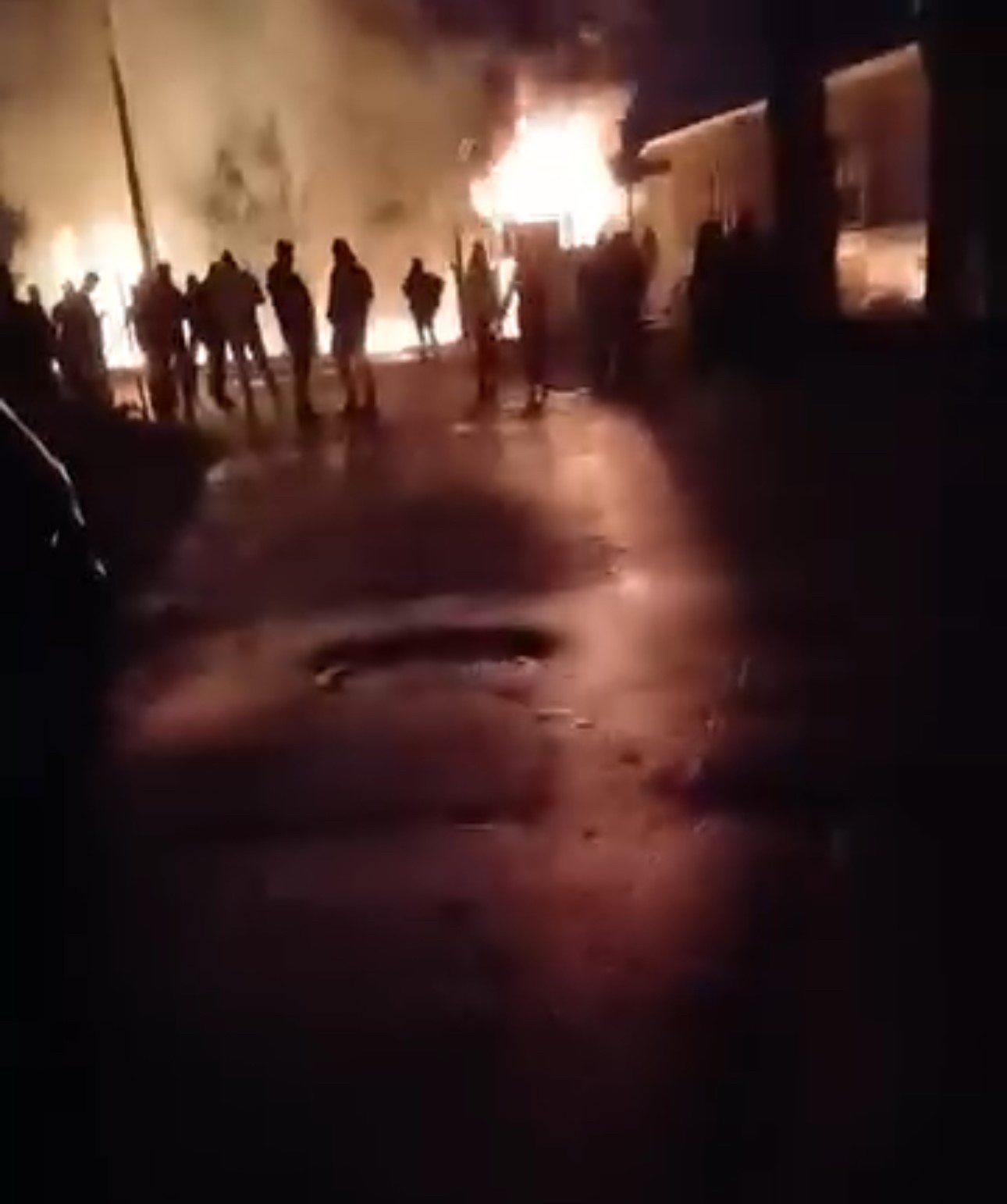 bursada trafo yangini meyve kasalarina sicradi 2 L4FqkYG8
