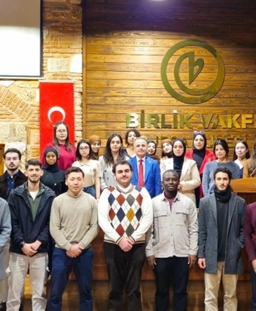 bursada-uluslararasi-ogrencilere-medya-iletisim-ve-kamu-diplomasisi-soylesisi-yEiteuFn.jpg