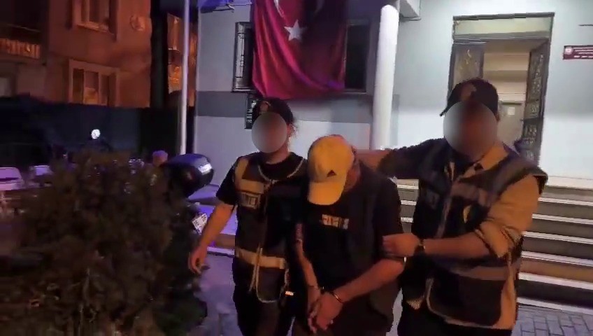 Bursa’da uyuşturucu operasyonu: 1 kiloya yakın esrar ele geçirildi, 4 şüpheli yakalandı 5 bursada uyusturucu operasyonu 1 kiloya yakin esrar ele gecirildi 4 supheli yakalandi 1 IETjcFAu