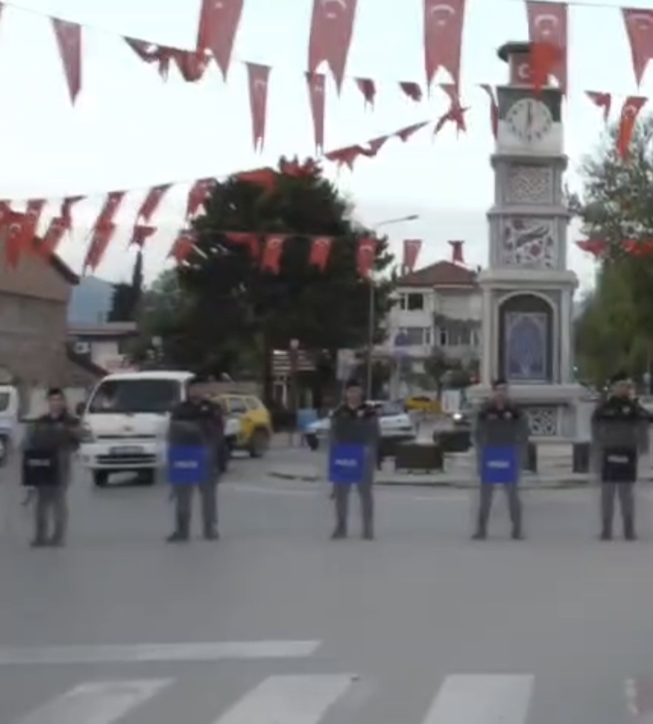 bursada uyusturucu operasyonu 11 tutuklama 1 n8G9Ild7